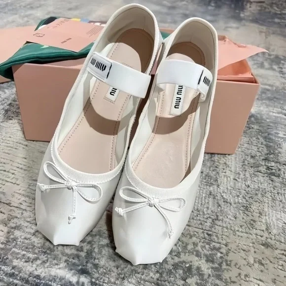 Miu Miu Cream Ballet Flats with Bow - Picture 3 of 6